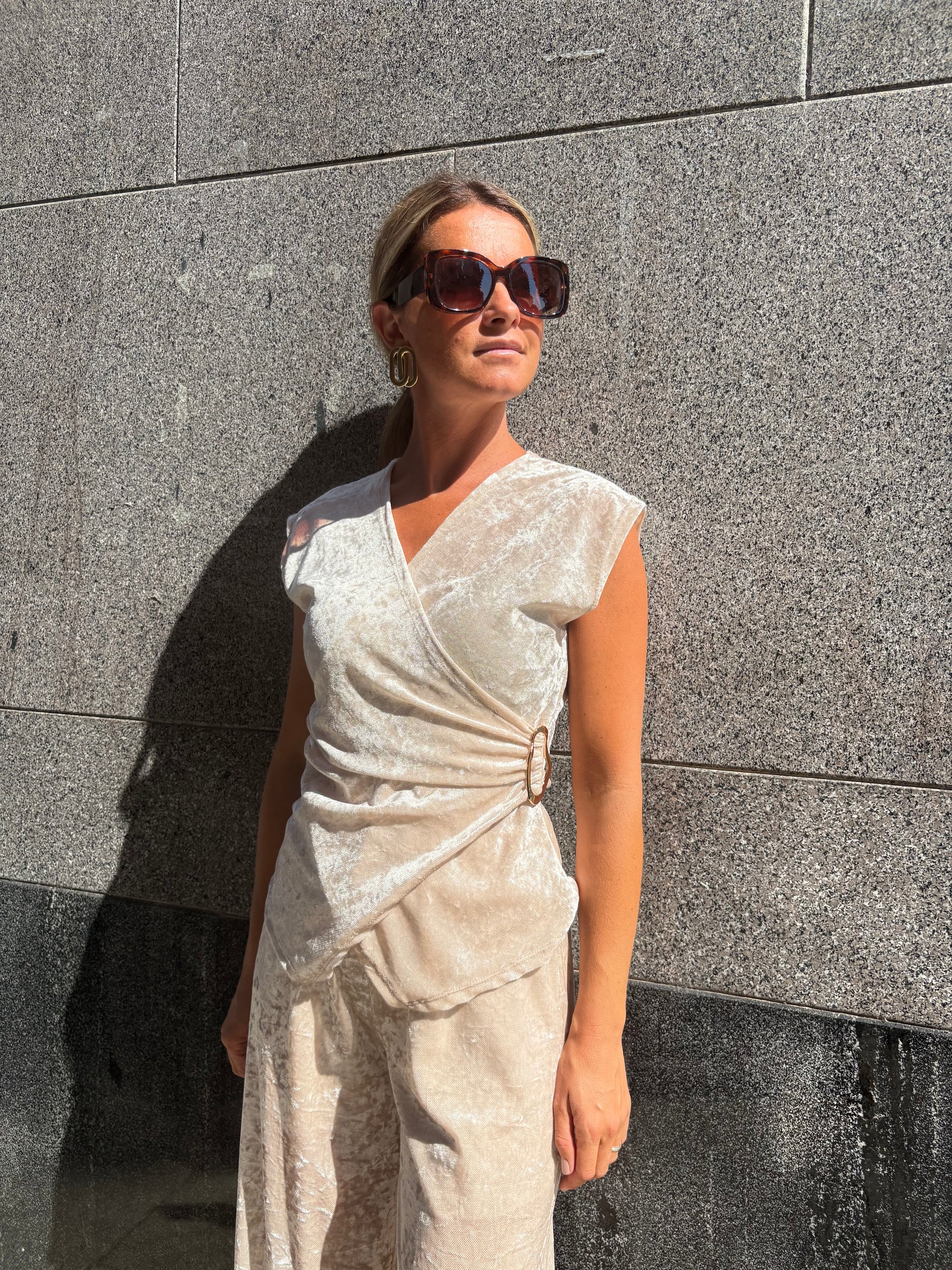TOP ELEONORA
